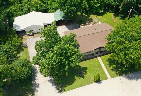 128 Jh Williamson Jr CT, Saint Robert, MO 65584