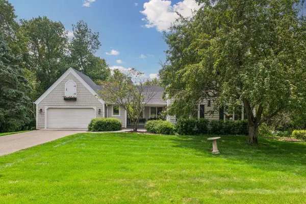 2775 White Oak CIR, Orono, MN 55356
