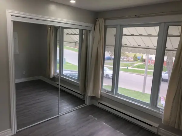 699 Attersley DR #1, Oshawa, ON L1K 1P9