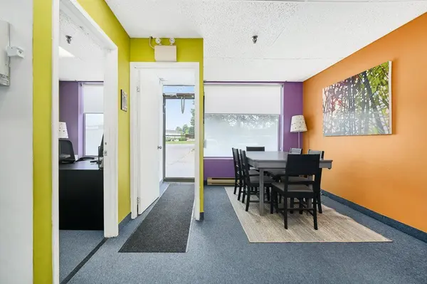 676 Monarch AVE #1, Ajax, ON L1S 4S2