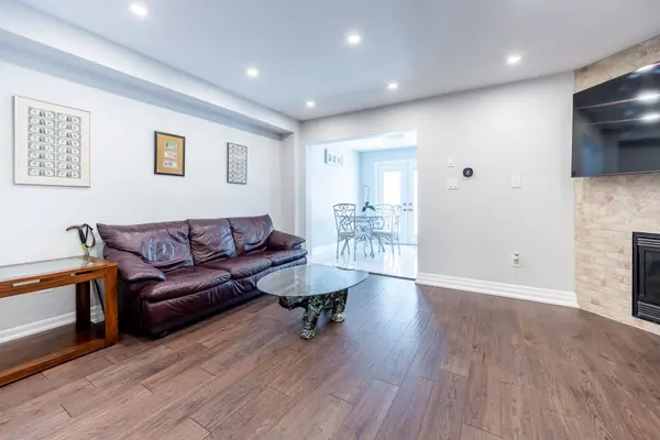 405 King ST E, East Gwillimbury, ON L0G 1M0