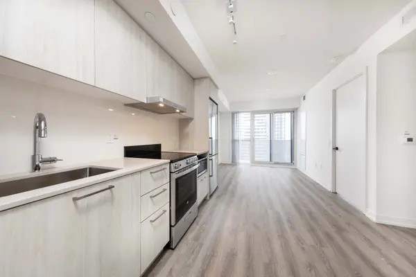 195 Commerce ST #1817, Vaughan, ON L4K 0P9