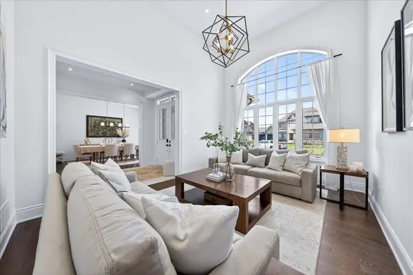 41 REDMOND CRES, Springwater, ON L6X 1Z8