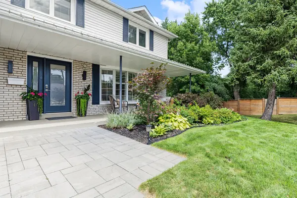 36 Hawthorne RD, Toronto W09, ON M9R 1P3