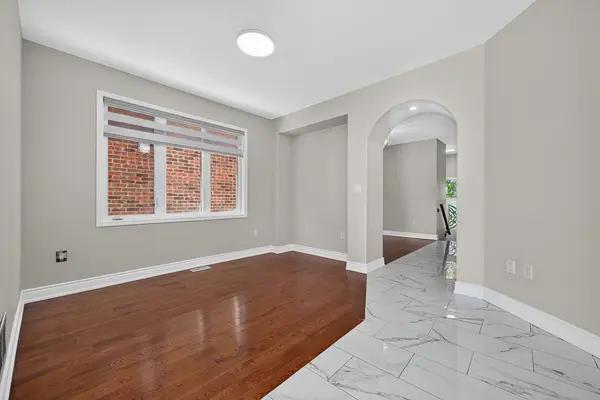 35 Seascape CRES, Brampton, ON L6P 3C5
