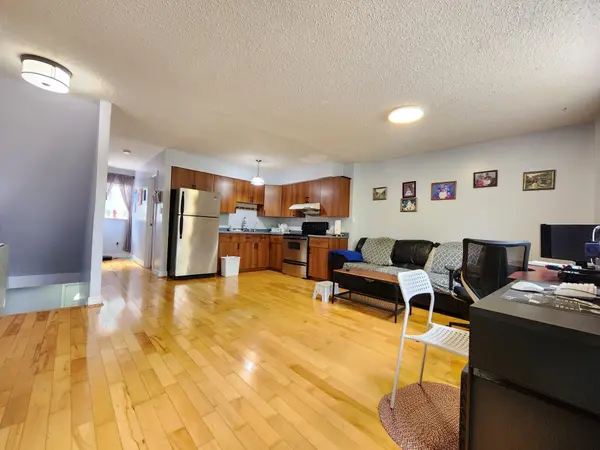 203 Lotherton Pathway #82, Toronto W04, ON M6B 2G6