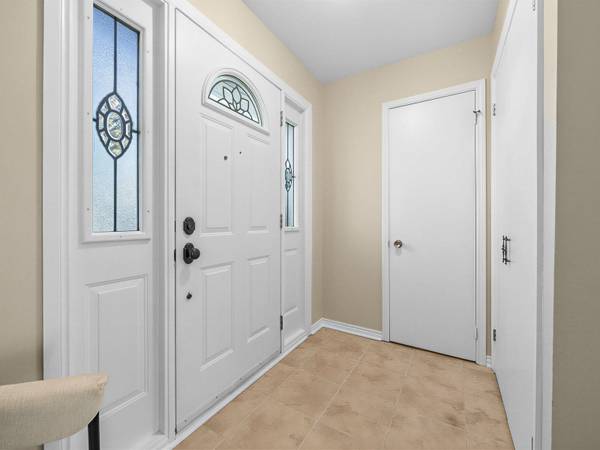 6 Elmvale AVE, Brampton, ON L6Z 1A5