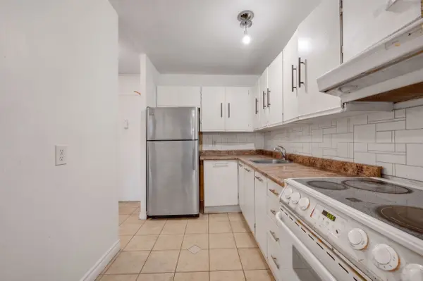 2000 Jasmine CRES #516, Beacon Hill North - South And Area, ON K1J 8K4