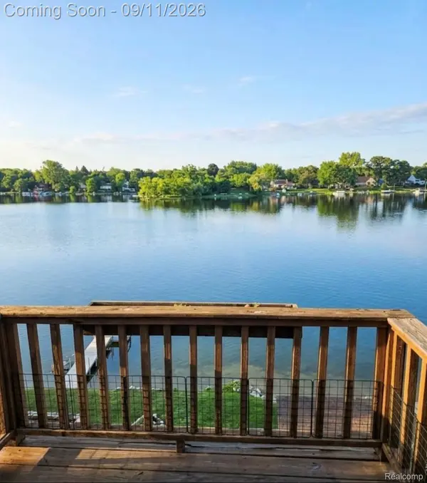 503 Horner DR, Oxford Charter Township, MI 48371