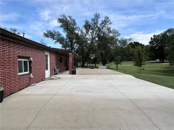 114 SE Y HWY, Warrensburg, MO 64093