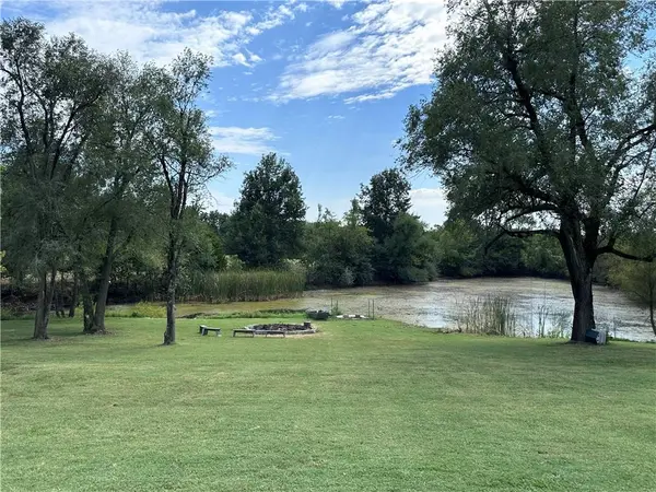 114 SE Y HWY, Warrensburg, MO 64093