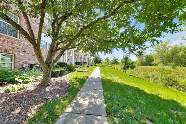 2478 Anna WAY #2478, Elgin, IL 60124