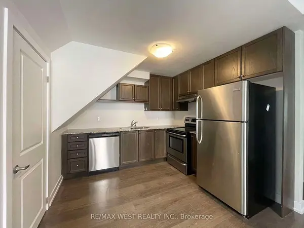 252 Royal York RD #213, Toronto W06, ON M8V 2V9