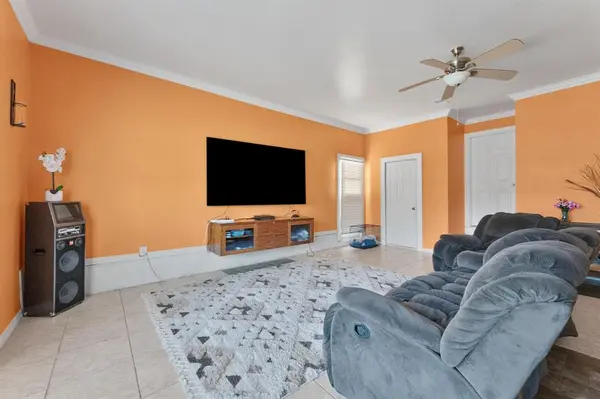 2439 Inadale Avenue, Dallas, TX 75228