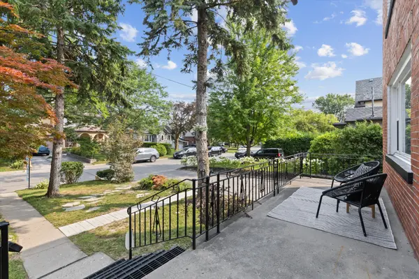 84 Lynnhaven RD, Toronto C04, ON M6A 2K9