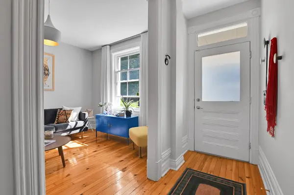 142 River LN, New Edinburgh - Lindenlea, ON K1M 1T1