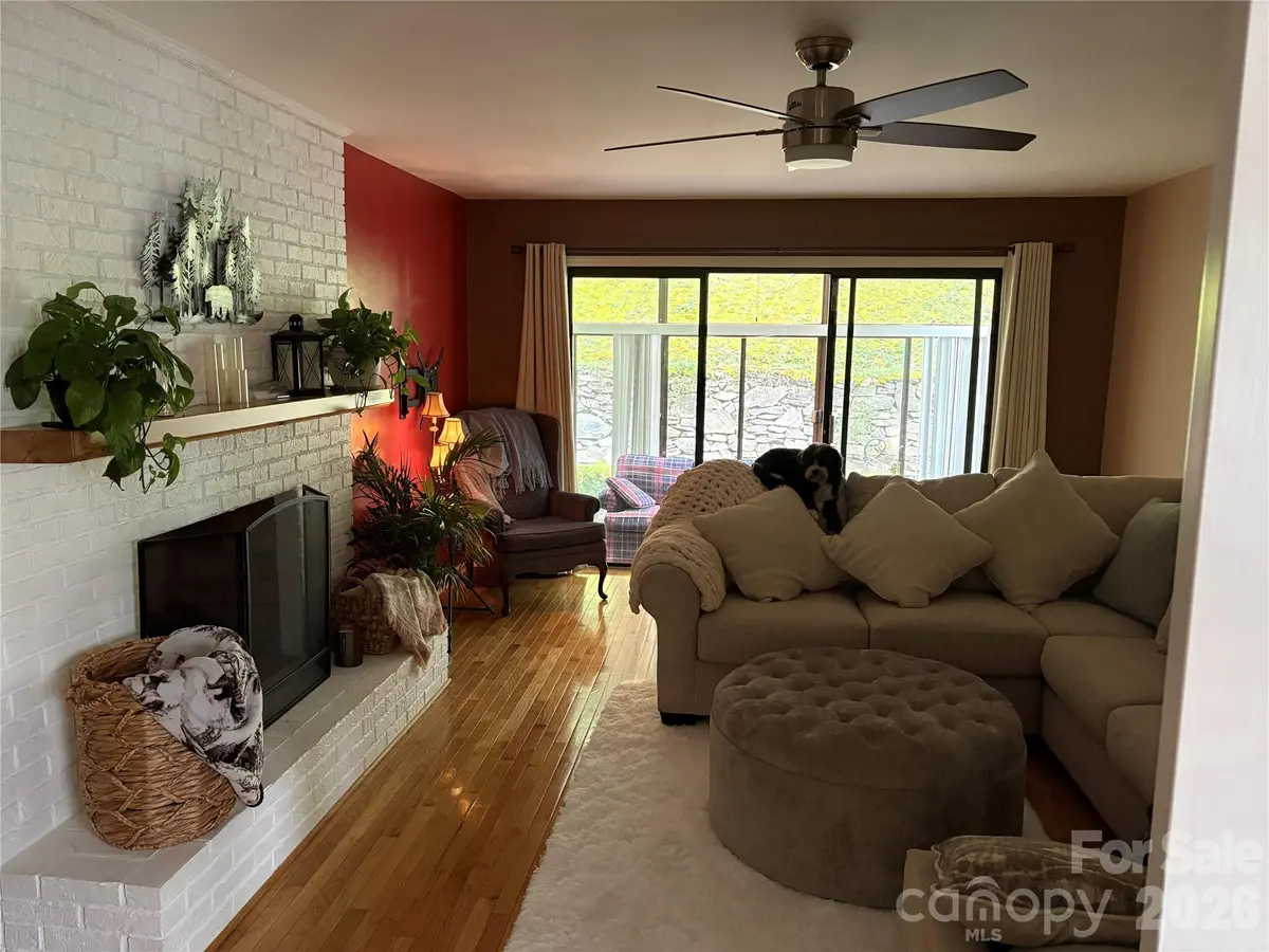 610 Britton Creek DR, Hendersonville, NC 28791