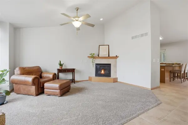 7 Ambrose Ct, Coralville, IA 52241