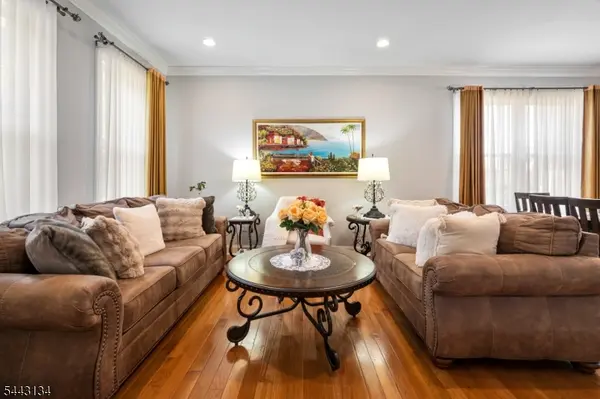 75 Bowlby St, Dover Town, NJ 07801