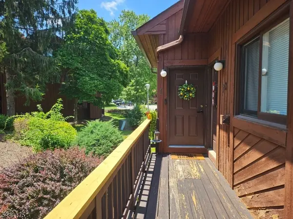 5 Sugar Loaf Ct #1, Vernon Twp., NJ 07462