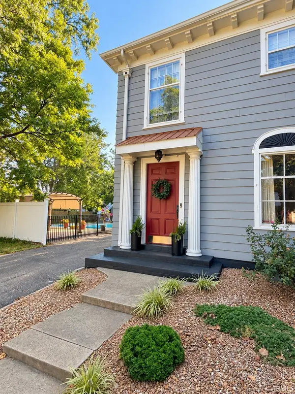 1216 SE Riverside DR, Evansville, IN 47713