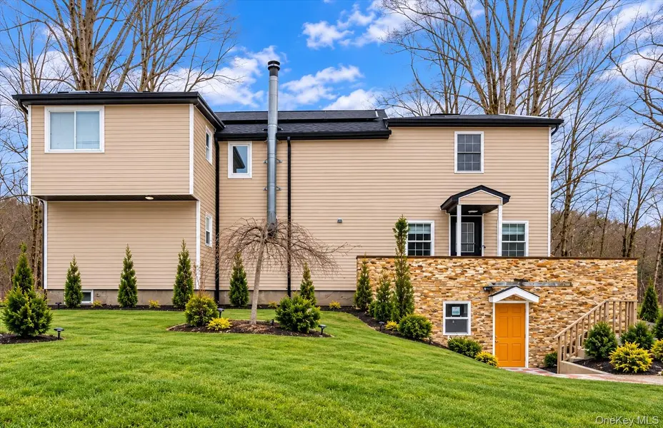 24 Johnsontown RD, Sloatsburg, NY 10974