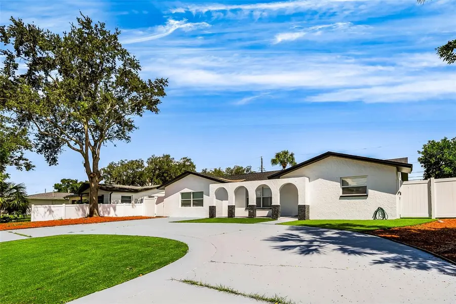 1077 40TH AVE NE, St Petersburg, FL 33703