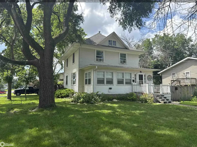302 8th ST, Humboldt, IA 50548