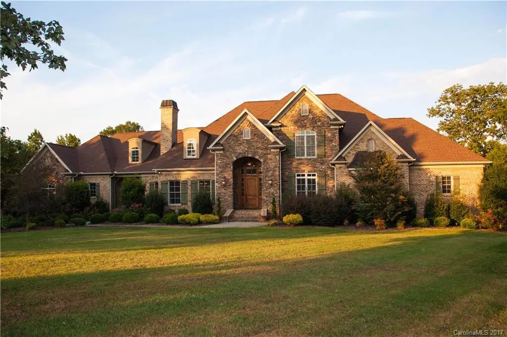 4615 Dovefield LN, Kannapolis, NC 28081