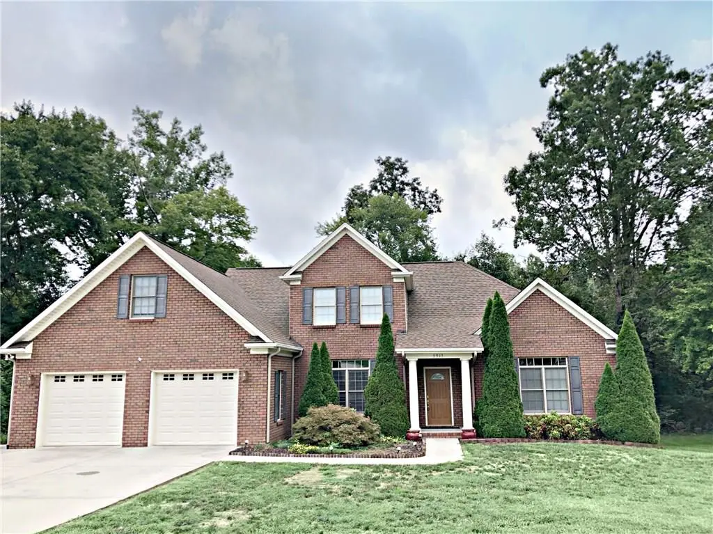 5915 Greenfield CT, Hickory, NC 28602