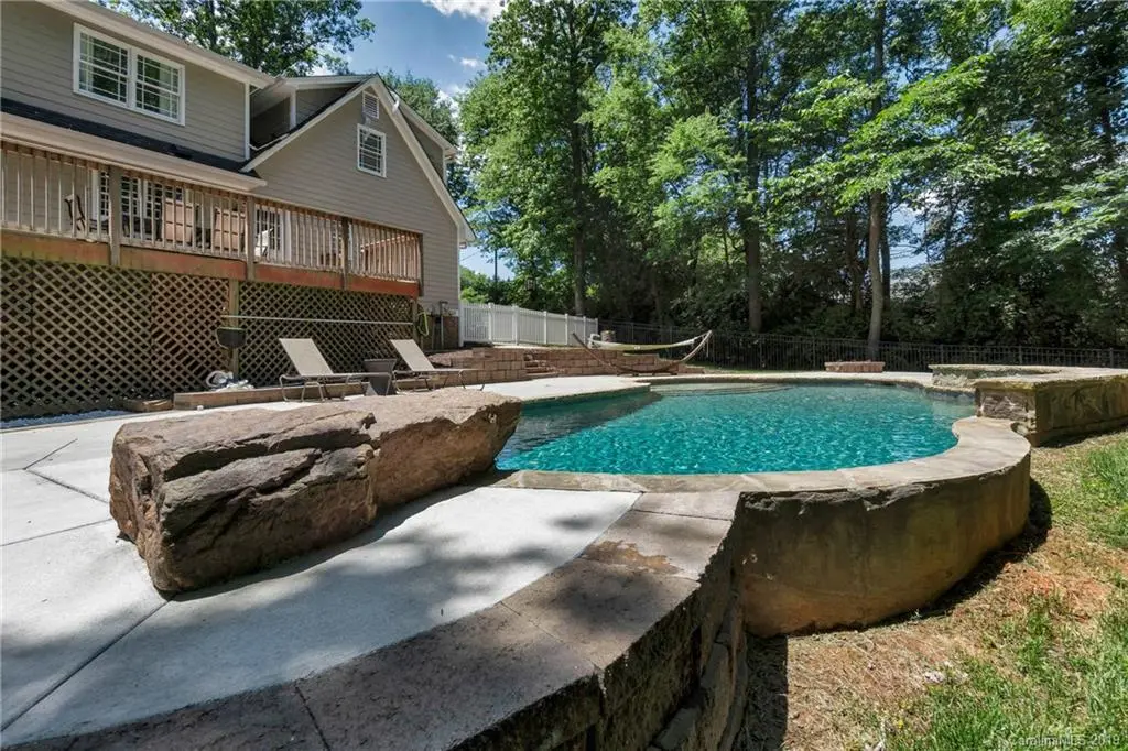 4215 Kuykendall RD, Charlotte, NC 28270
