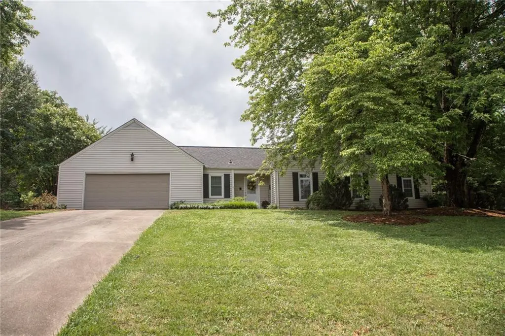 3680 9th Street DR #97, Hickory, NC 28601