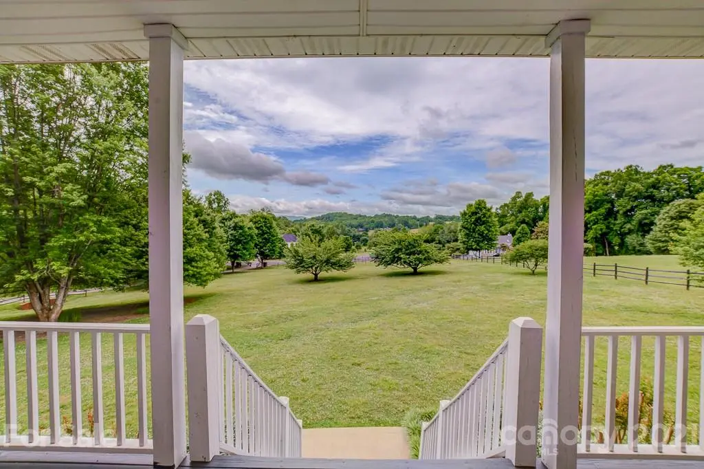 21 E Chasis CT, Mills River, NC 28759