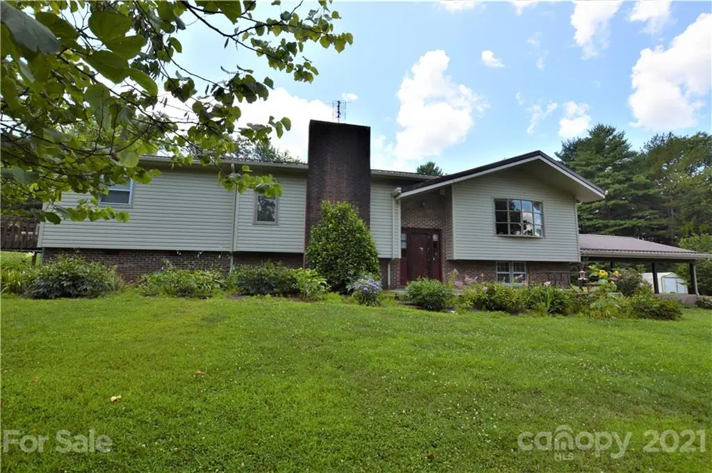 2113 White Pine DR, Sawmills, NC 28630