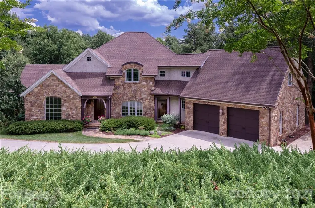 651 32nd Avenue DR NW, Hickory, NC 28601