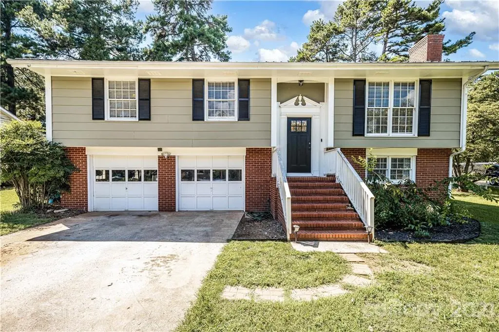 2080 South Point RD, Belmont, NC 28012