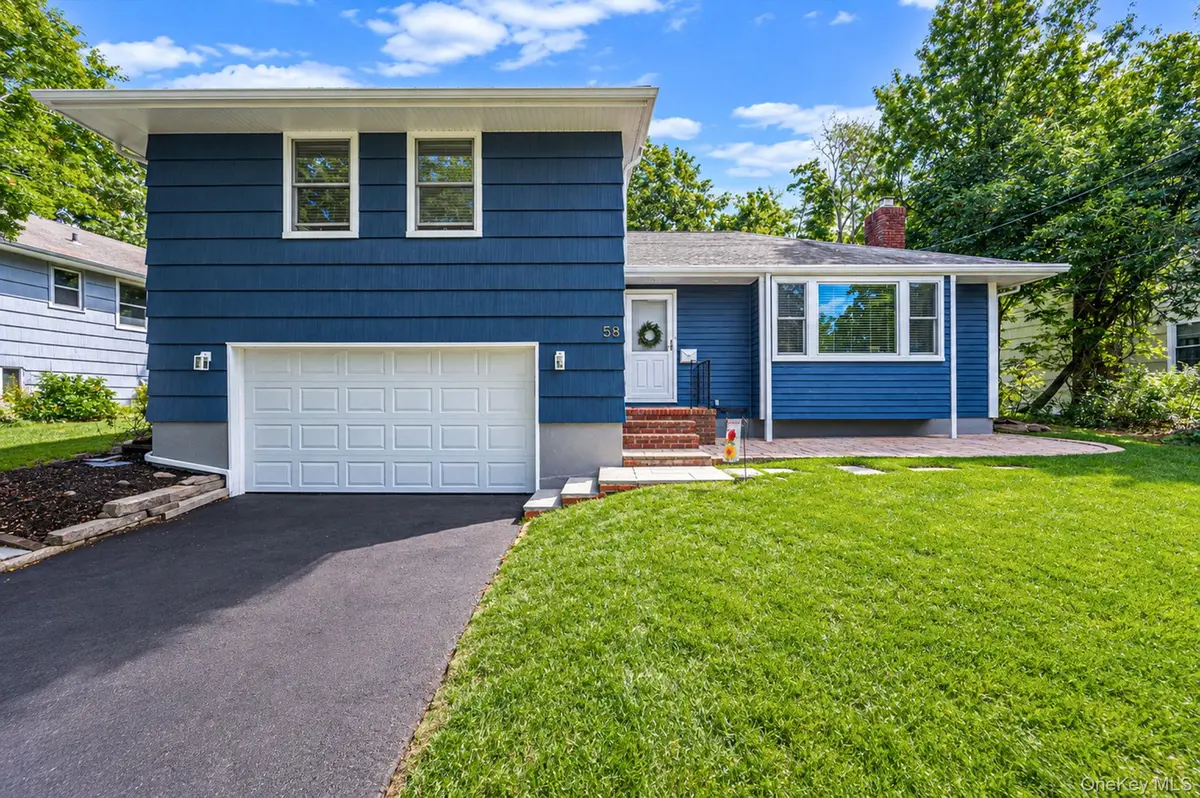 58 Mill LN, Huntington, NY 11743