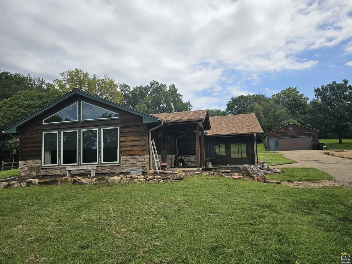 7030 NW Valencia RD, Silver Lake, KS 66539