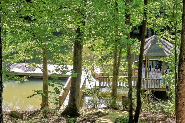 4550 Lochfoot DR, Charlotte, NC 28278