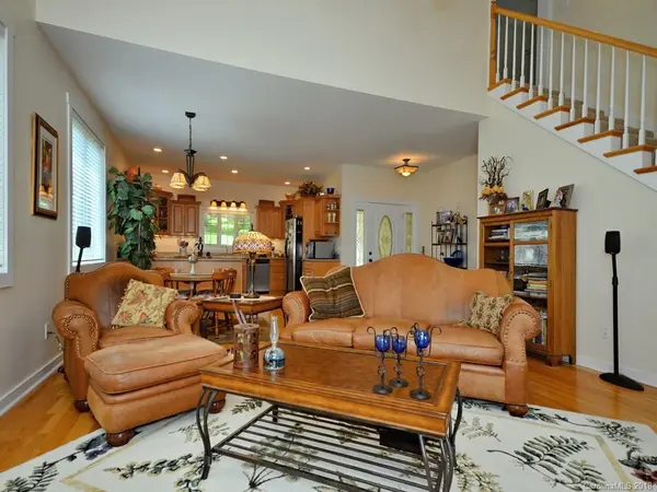 57 Ladderback RDG, Waynesville, NC 28785