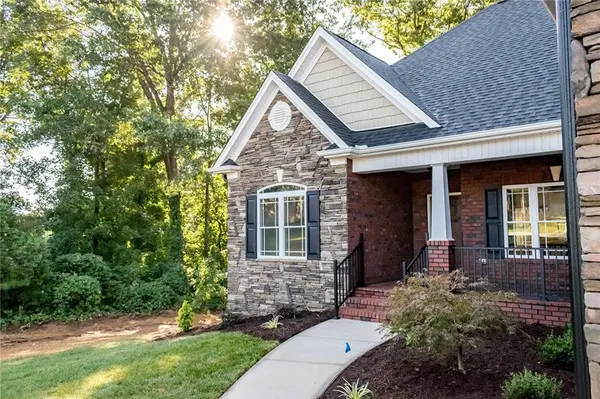 5143 Meadow Park LN #91, Hickory, NC 28602