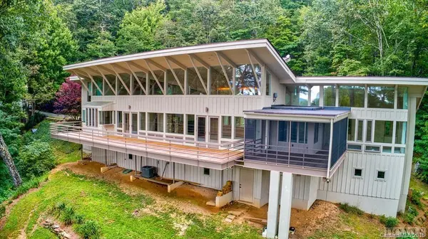 1834 Big Sheepcliff RD,  Cashiers,  NC 28717