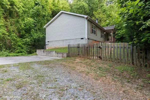 231 Newberry DR, Fletcher, NC 28732