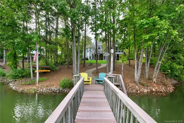 218 Wildwood Cove DR, Mooresville, NC 28117