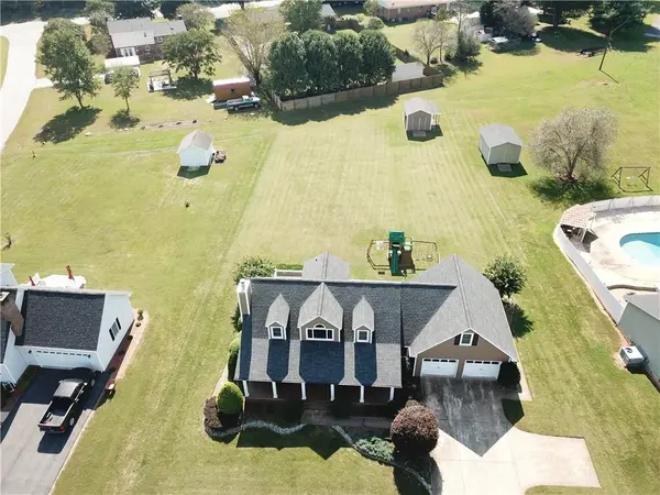 152 Pleasant Garden DR, Taylorsville, NC 28681