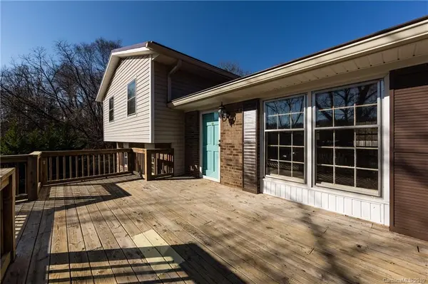 512 Paradise CIR, Belmont, NC 28012