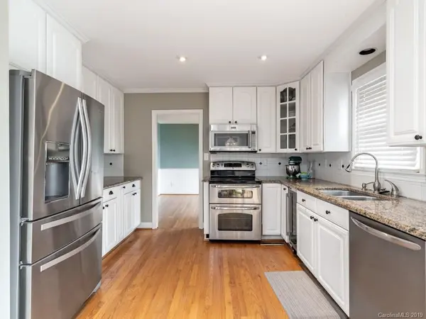 6633 Sharon RD, Charlotte, NC 28210