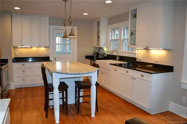 123 Morehead ST, Morganton, NC 28655