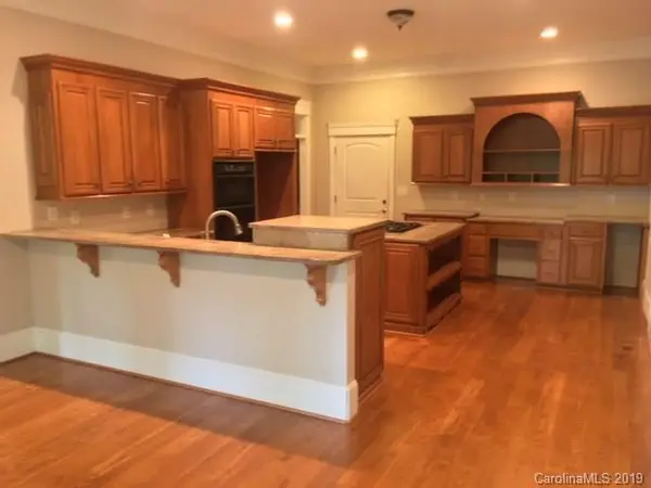 2428 Falcon LN, Statesville, NC 28625