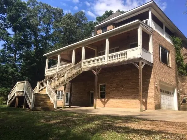 2428 Falcon LN, Statesville, NC 28625